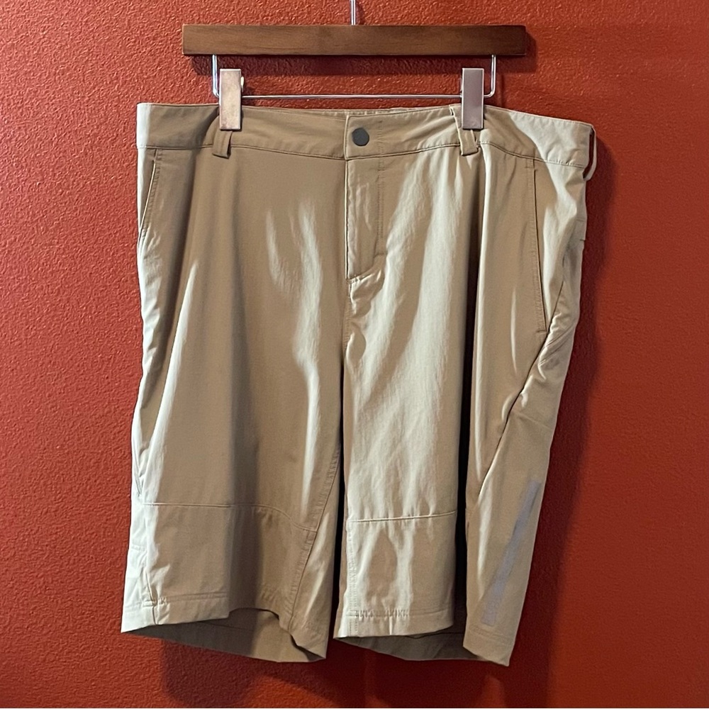 Stio Men’s Whiparound Tan Water Repellent Hiking Regular Fit‎ Gorpcore Shorts